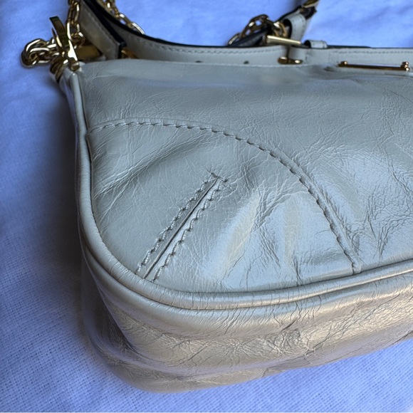 Prada Re-Edition 2002 Medium Leather Shoulder Bag - Picture 16 of 17